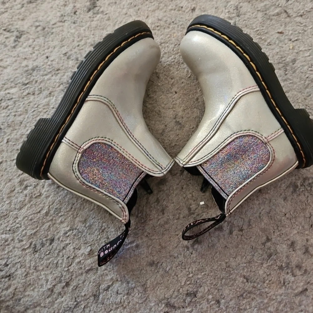 Dr. Martens Toddler 2976 Sparkle Rays Silver Chelsea Rainbow Trendy Boot 7